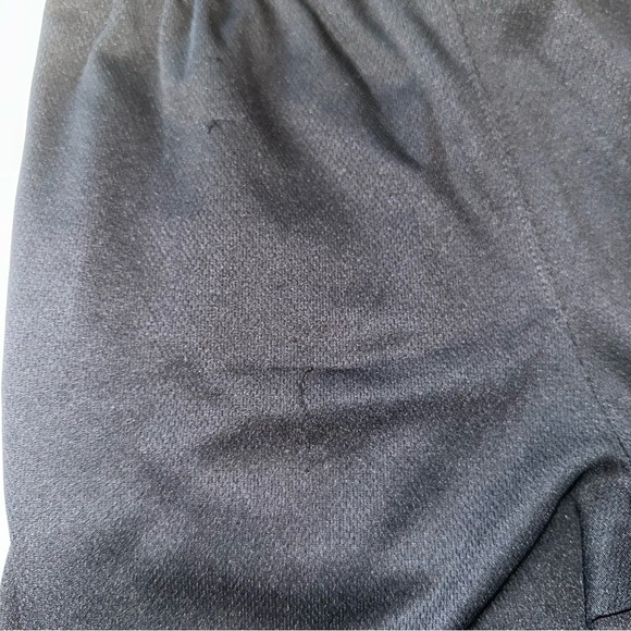 Adidas Stripe Shorts with Pockets - Picture 3 of 4